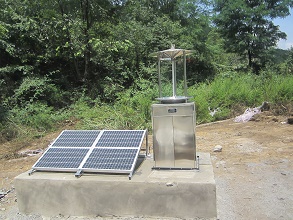 自動蟲情測報燈